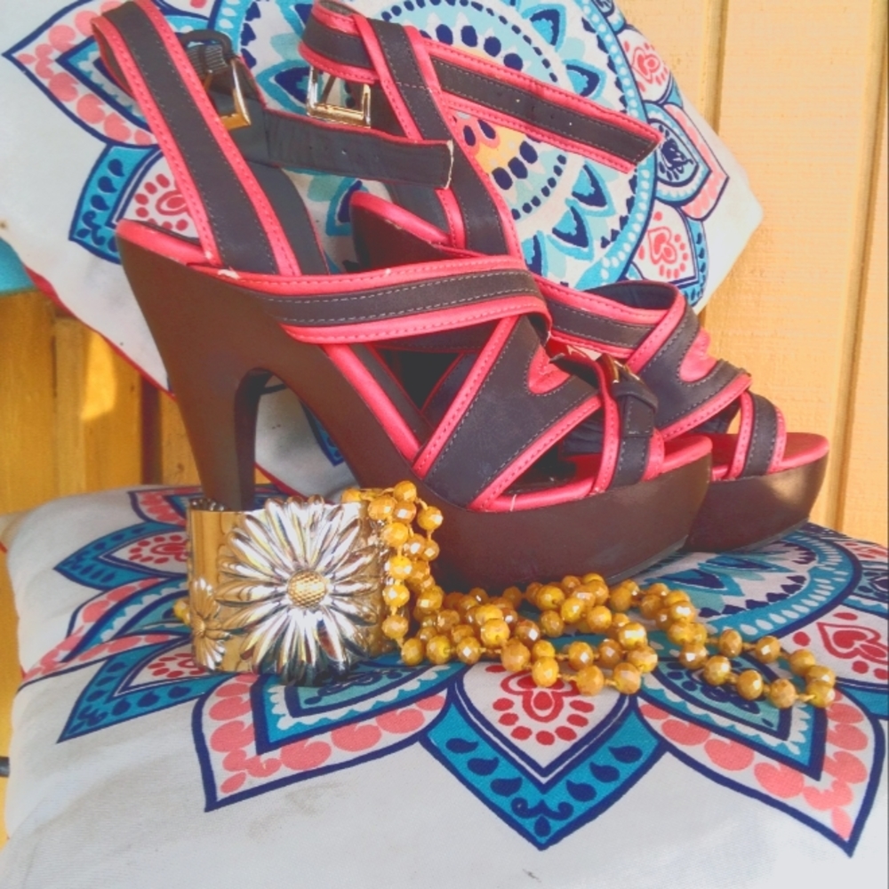 Diva style coral and brown strapped heels